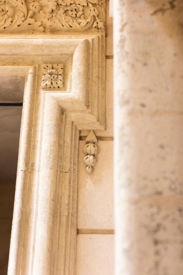 Chateau De Collias Luaran gambar